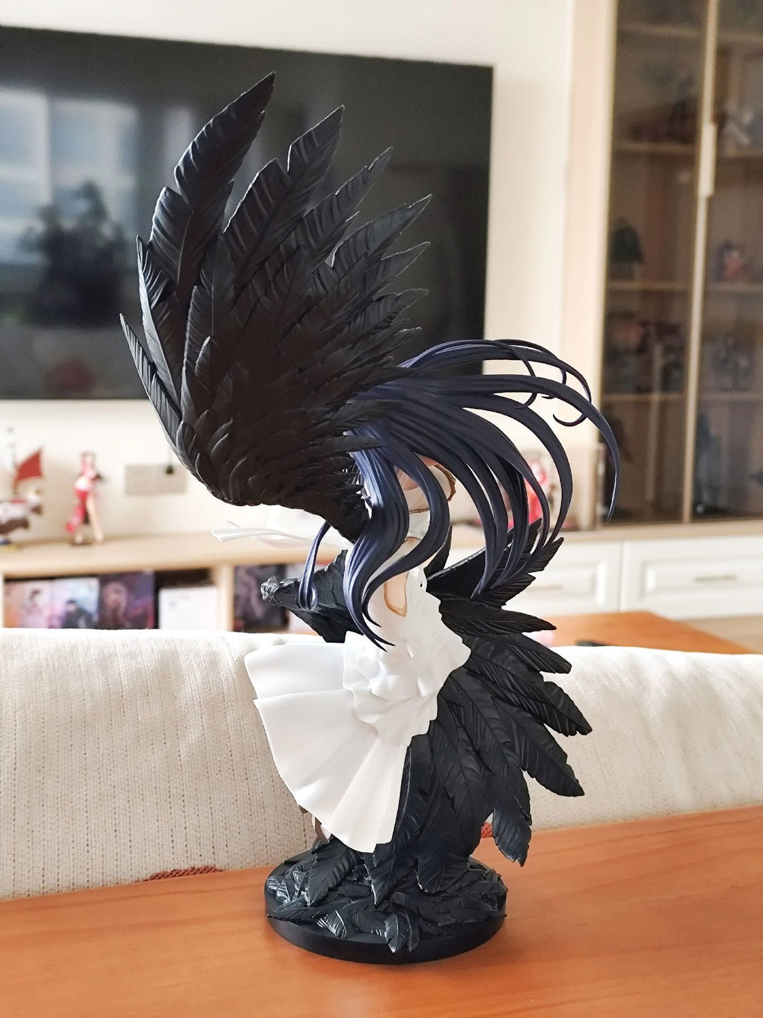 Albedo Dark Empress Ver. Figure by Banpresto