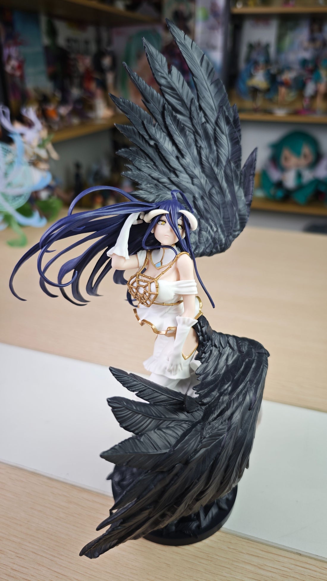 Albedo Dark Empress Ver. Figure by Banpresto
