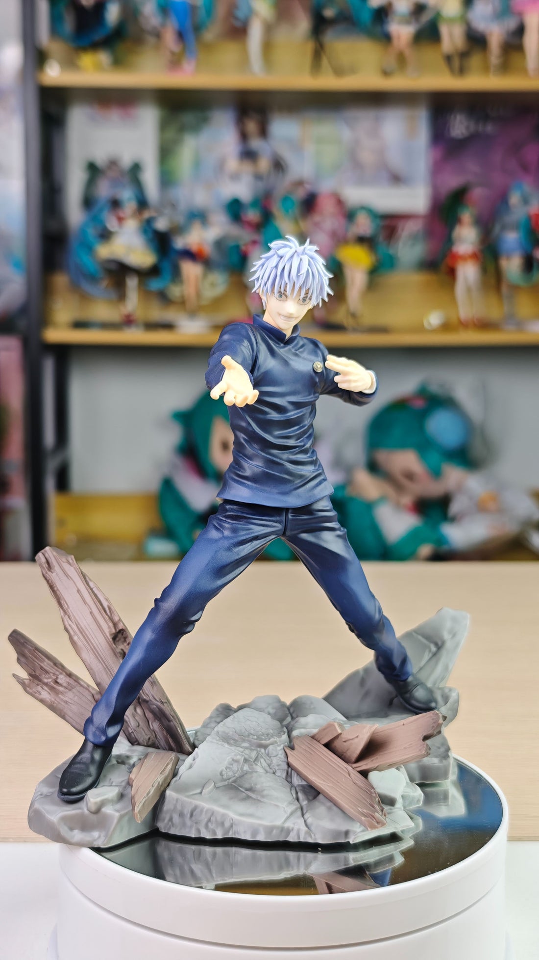 Satoru Gojo Battle Ver. Figure by SEGA