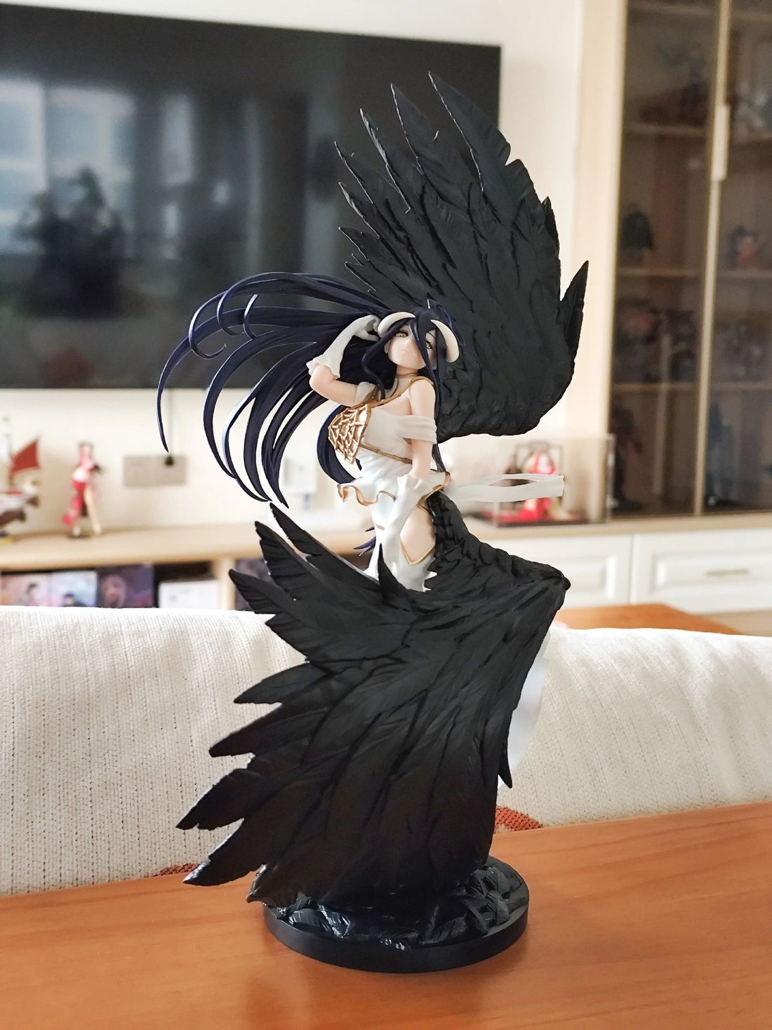 Albedo Dark Empress Ver. Figure by Banpresto