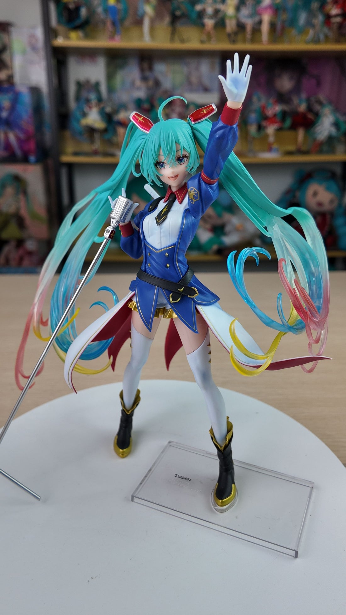 Hatsune Miku x Gundam 45th Anniversary Collaboration Figure by Banpresto