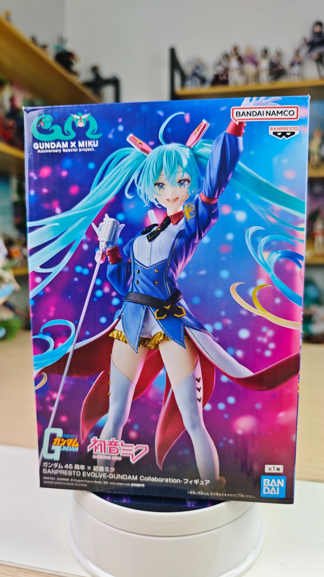 Hatsune Miku x Gundam 45th Anniversary Collaboration Figure by Banpresto